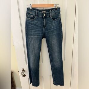 DL1961 Mara Straight Mid Rise Instasculpt Ankle Chancery 28